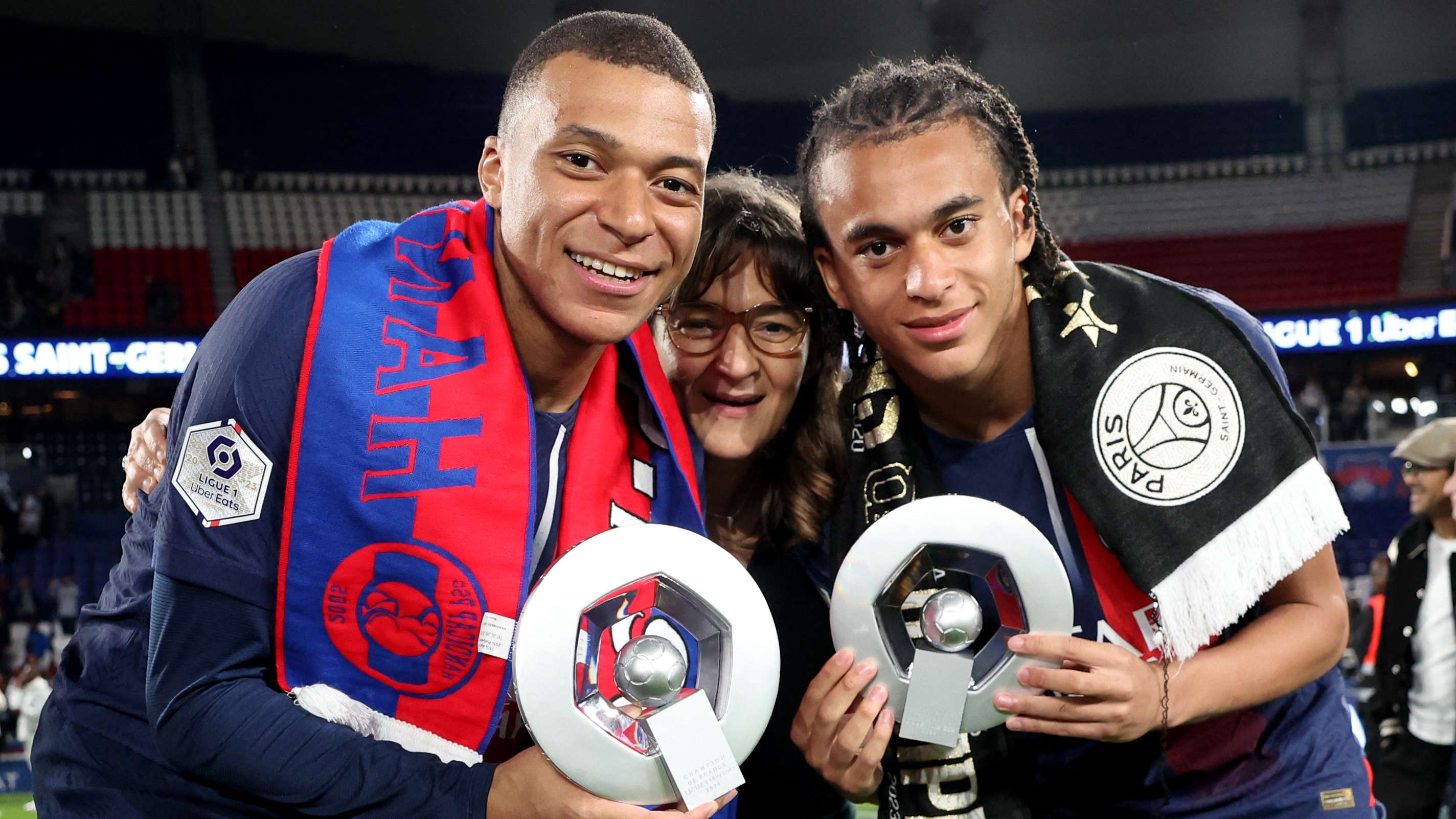 更是对两队 更是对两队